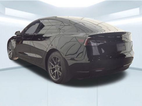 Used 2023 Tesla Model 3 Standard Range image 6