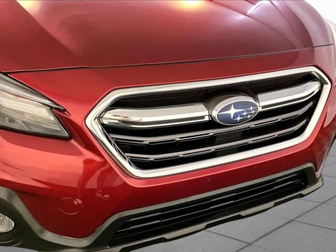 Used 2019 Subaru Outback 3.6R Limited AWD/4WD image 32