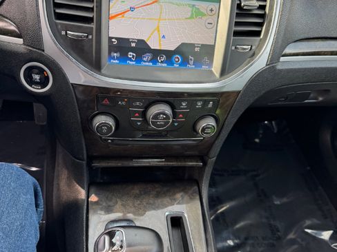 Used 2014 Chrysler 300 C image 20