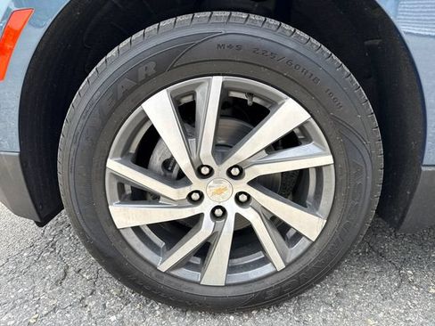 Used 2024 Chevrolet Equinox Premier AWD/4WD image 9