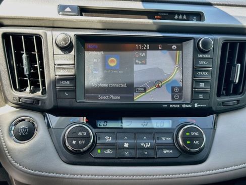 Used 2018 Toyota RAV4 Limited FWD image 15