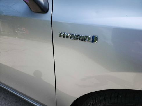 Used 2012 Toyota Prius V Three FWD image 11