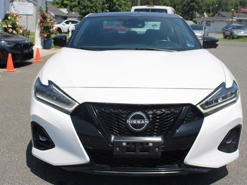Used 2023 Nissan Maxima SR w/ Sport Mat Group FWD image 9