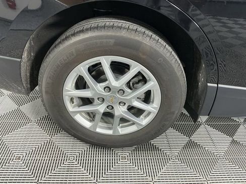 Used 2023 Chevrolet Equinox LS FWD image 18