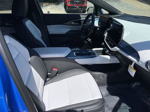 New 2026 Chevrolet Equinox EV LT image 17