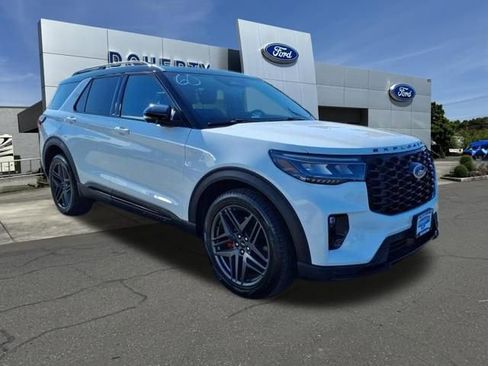Certified 2025 Ford Explorer ST AWD/4WD image 5