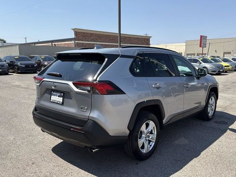 Used 2021 Toyota RAV4 XLE AWD/4WD image 6