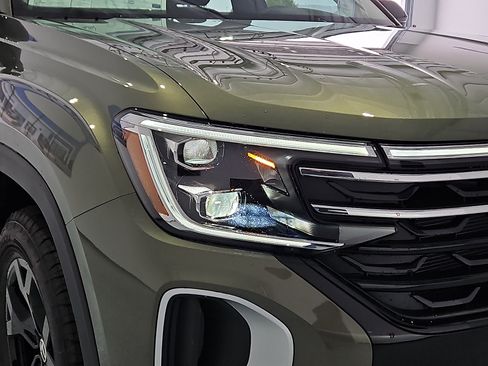 New 2026 Volkswagen Atlas Peak Edition AWD/4WD image 7