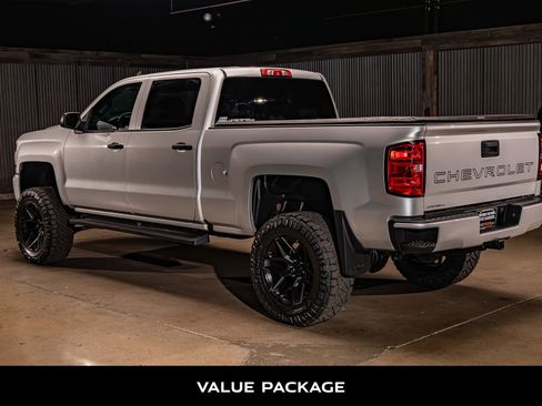 Used 2018 Chevrolet Silverado 1500 Custom w/ Custom Value Package AWD/4WD image 7