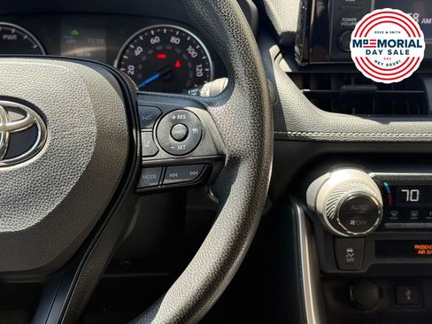 Used 2022 Toyota RAV4 XLE w/ Convenience Package AWD/4WD image 11