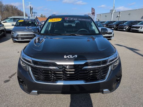 Certified 2025 Kia Seltos EX w/ EX Sunroof Package image 3