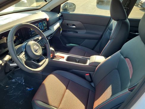 New 2026 Nissan Kicks SR image 8