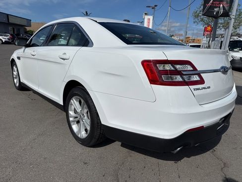 Used 2019 Ford Taurus SE FWD image 3