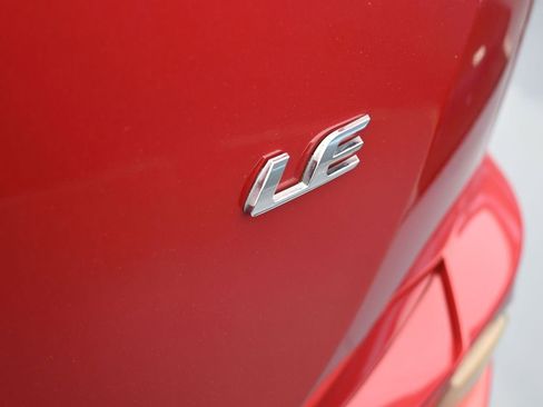 Used 2017 Toyota RAV4 LE image 37