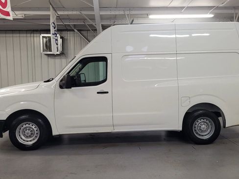 Used 2019 Nissan NV 2500 S image 3