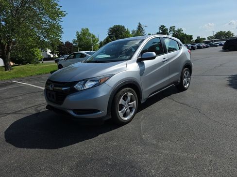 Used 2017 Honda HR-V LX image 3