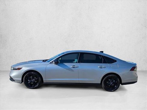 Used 2025 Honda Accord SE image 9