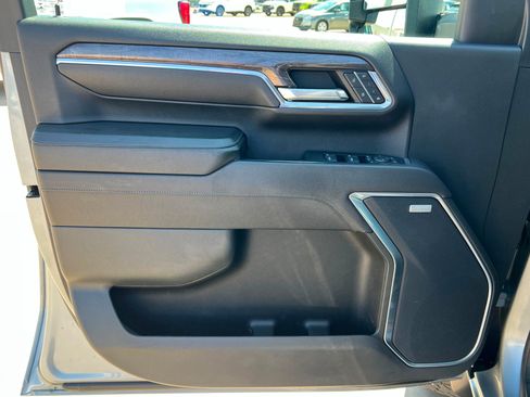 Used 2024 Chevrolet Silverado 3500 LTZ w/ LTZ Convenience Package AWD/4WD image 16