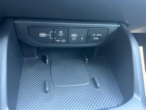 Used 2025 Kia K4 EX image 28