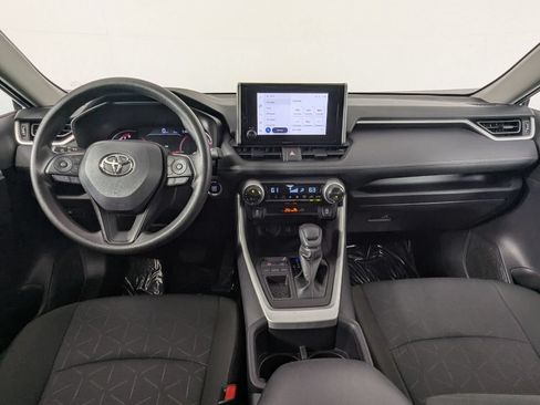 Used 2025 Toyota RAV4 XLE FWD image 15