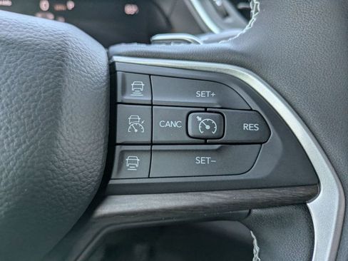 New 2025 Jeep Grand Cherokee Limited w/ Black Appearance Package image 16