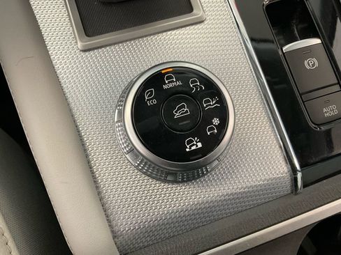 Used 2022 Mitsubishi Outlander SEL image 17