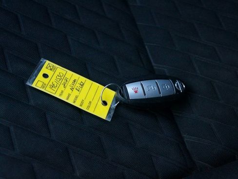 Used 2021 Nissan Kicks S FWD image 2