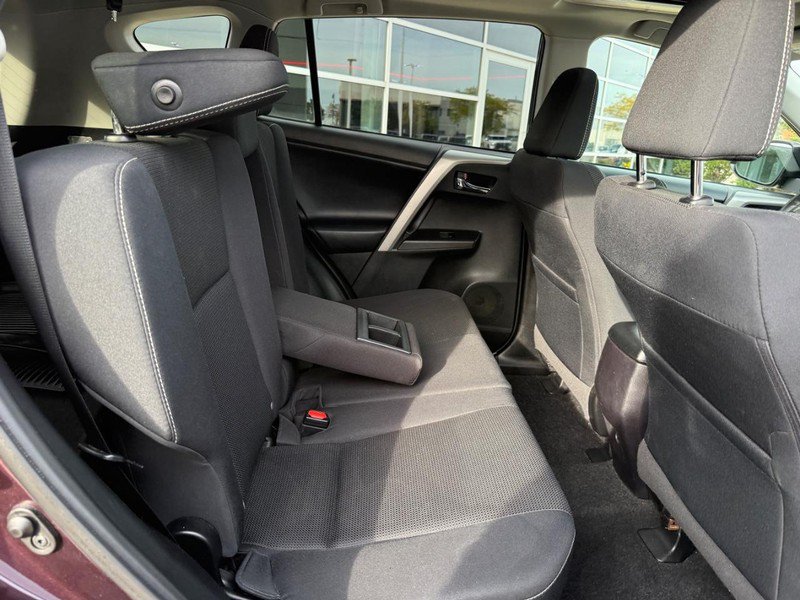 Used 2018 Toyota RAV4 XLE AWD/4WD image 12