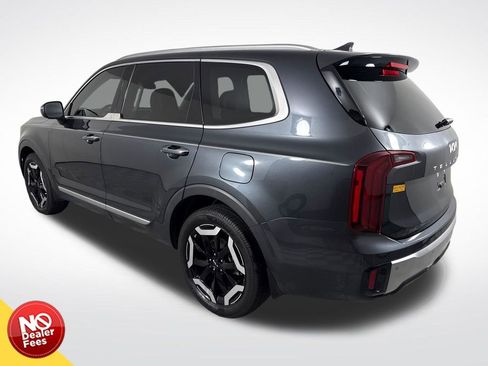 Used 2023 Kia Telluride S image 6