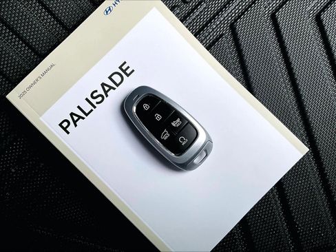 Used 2025 Hyundai Palisade Limited image 32