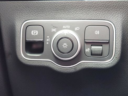 Certified 2025 Mercedes-Benz GLA 250 image 14