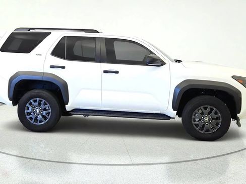 Used 2025 Toyota 4Runner SR5 AWD/4WD image 10