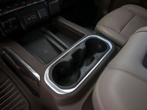 Used 2020 Chevrolet Silverado 1500 LTZ w/ LTZ Premium Package image 23