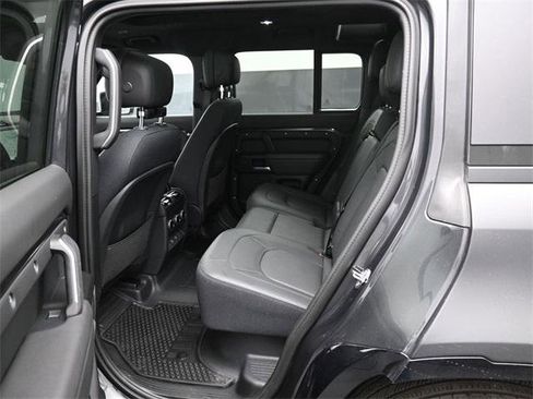 Used 2025 Land Rover Defender 110 V8 image 29