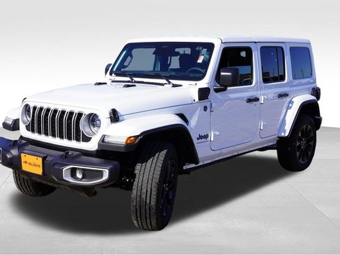 Certified 2025 Jeep Wrangler Unlimited Sahara w/ Safety Group image 11