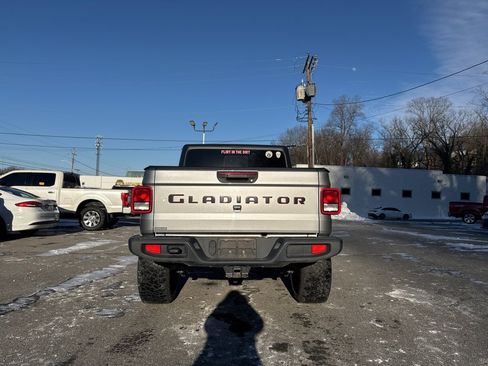 Used 2020 Jeep Gladiator Sport w/ Quick Order Package 24S image 5