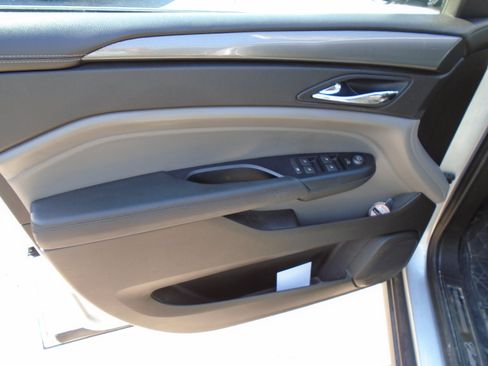Used 2011 Cadillac SRX 2WD image 19