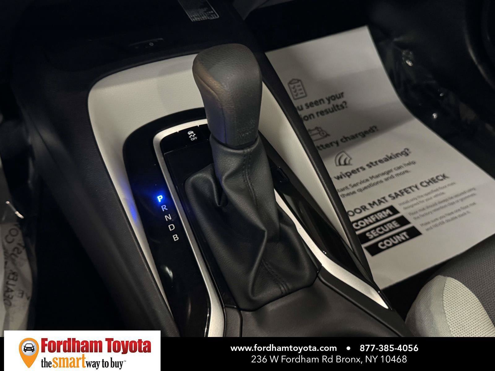 Used 2026 Toyota Corolla LE w/ LE Premium Package FWD image 30