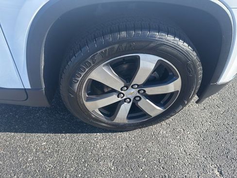 Used 2018 Chevrolet Traverse LT image 13