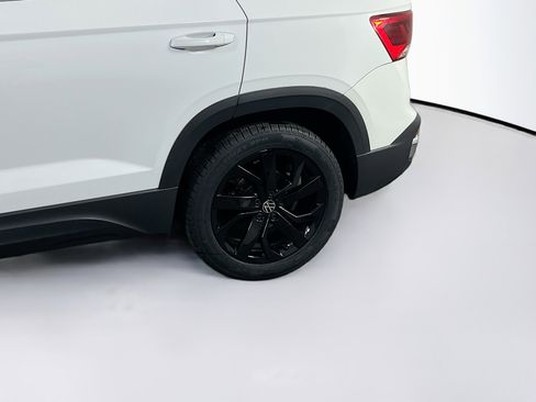 Used 2023 Volkswagen Taos SE image 29