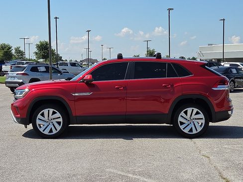 Used 2023 Volkswagen Atlas Cross Sport SE AWD/4WD image 3