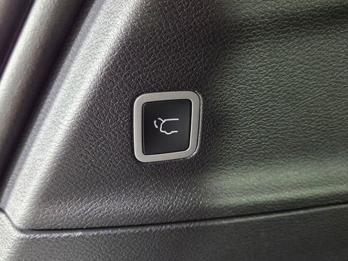 New 2026 Chrysler Pacifica Select image 12