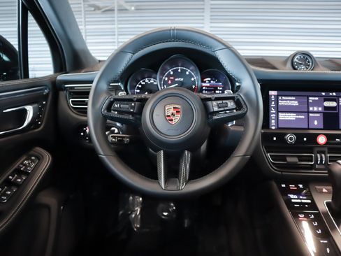 Used 2025 Porsche Macan GTS image 15