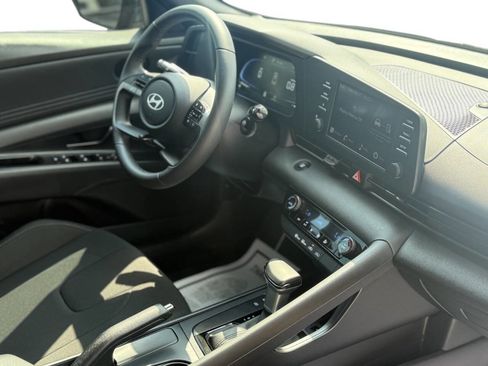 Used 2025 Hyundai Elantra Sport w/ Cargo Package image 9
