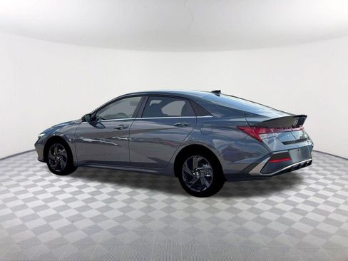 New 2026 Hyundai Elantra SEL Sport Premium FWD image 4
