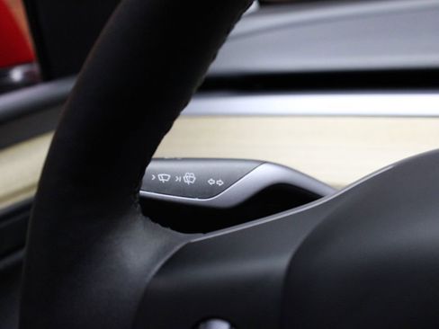 Used 2023 Tesla Model Y Performance image 34