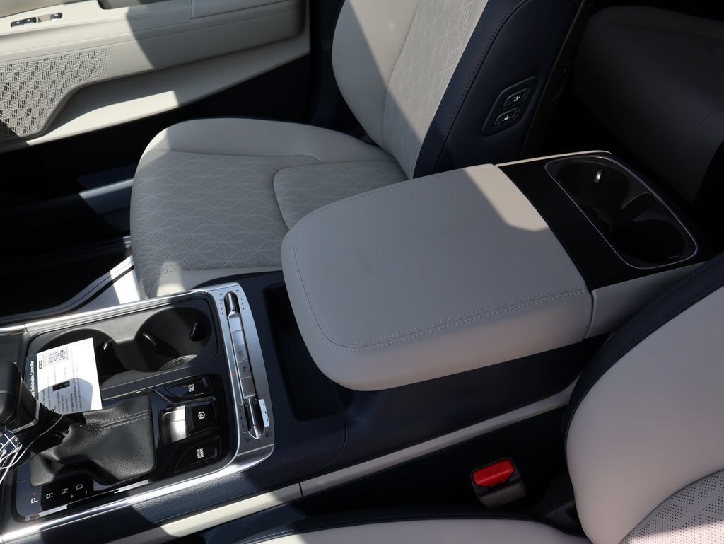 New 2026 Kia Carnival SX w/ SX Dark Edition Package FWD image 21