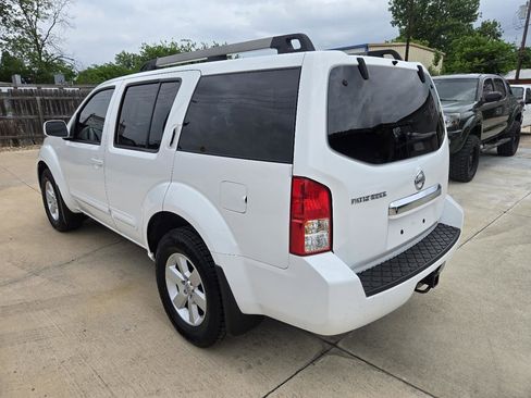 Used 2011 Nissan Pathfinder SV RWD image 6