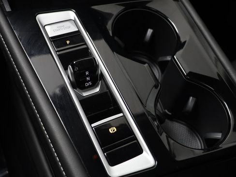 Used 2025 Volkswagen Atlas SE w/ Panoramic Sunroof Package image 10