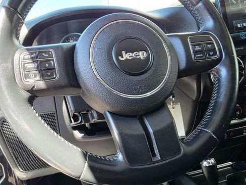 Used 2013 Jeep Wrangler Unlimited Sahara w/ Connectivity Group AWD/4WD image 12